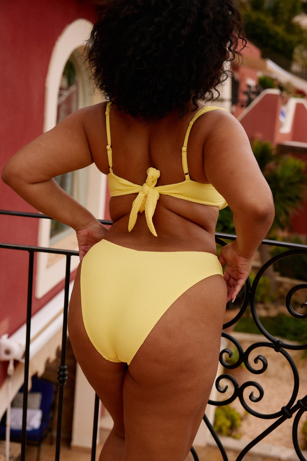 De Fashion Club l Ventura Bikini Top in Limon