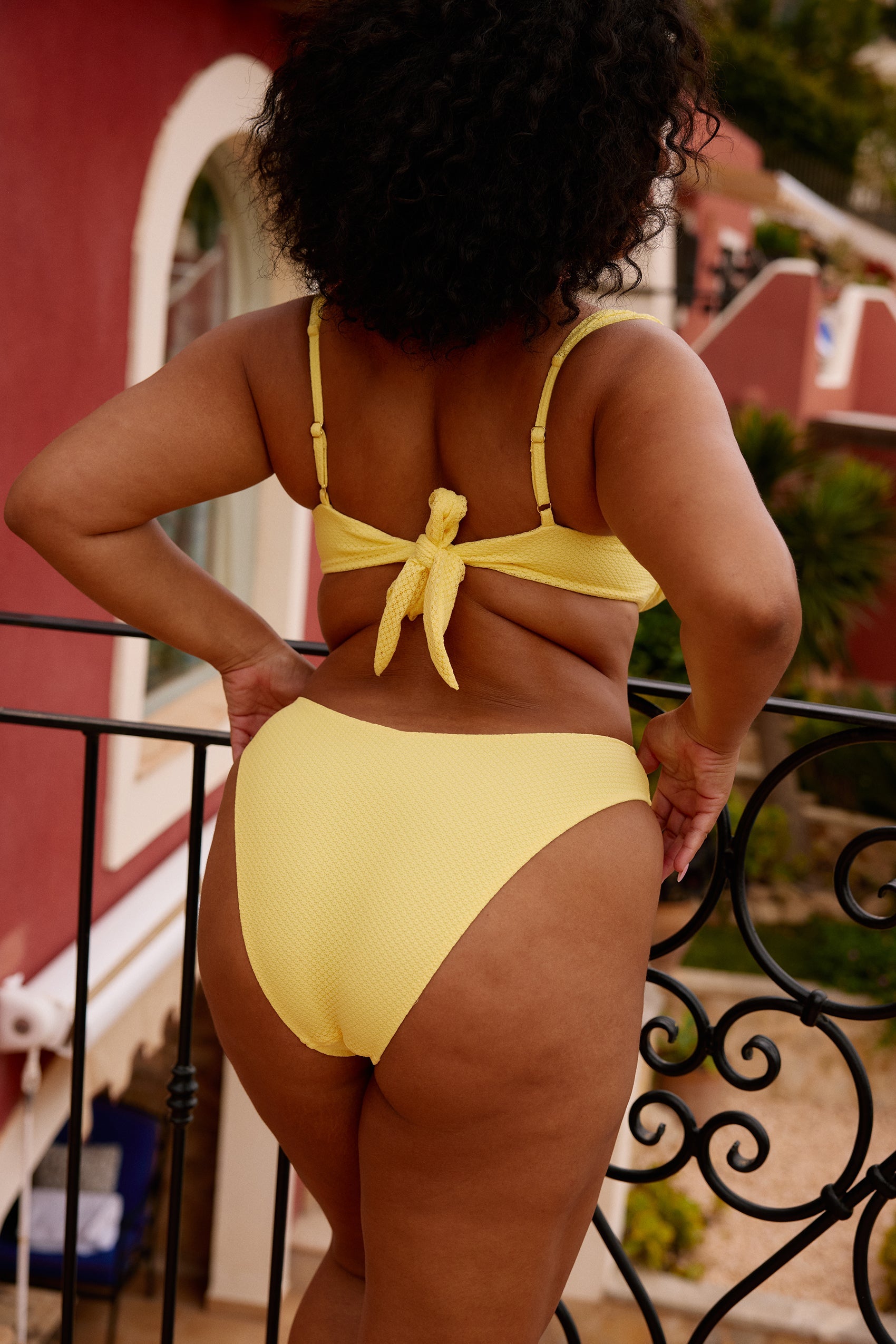De Fashion Club l Ventura Bikini Top in Limon