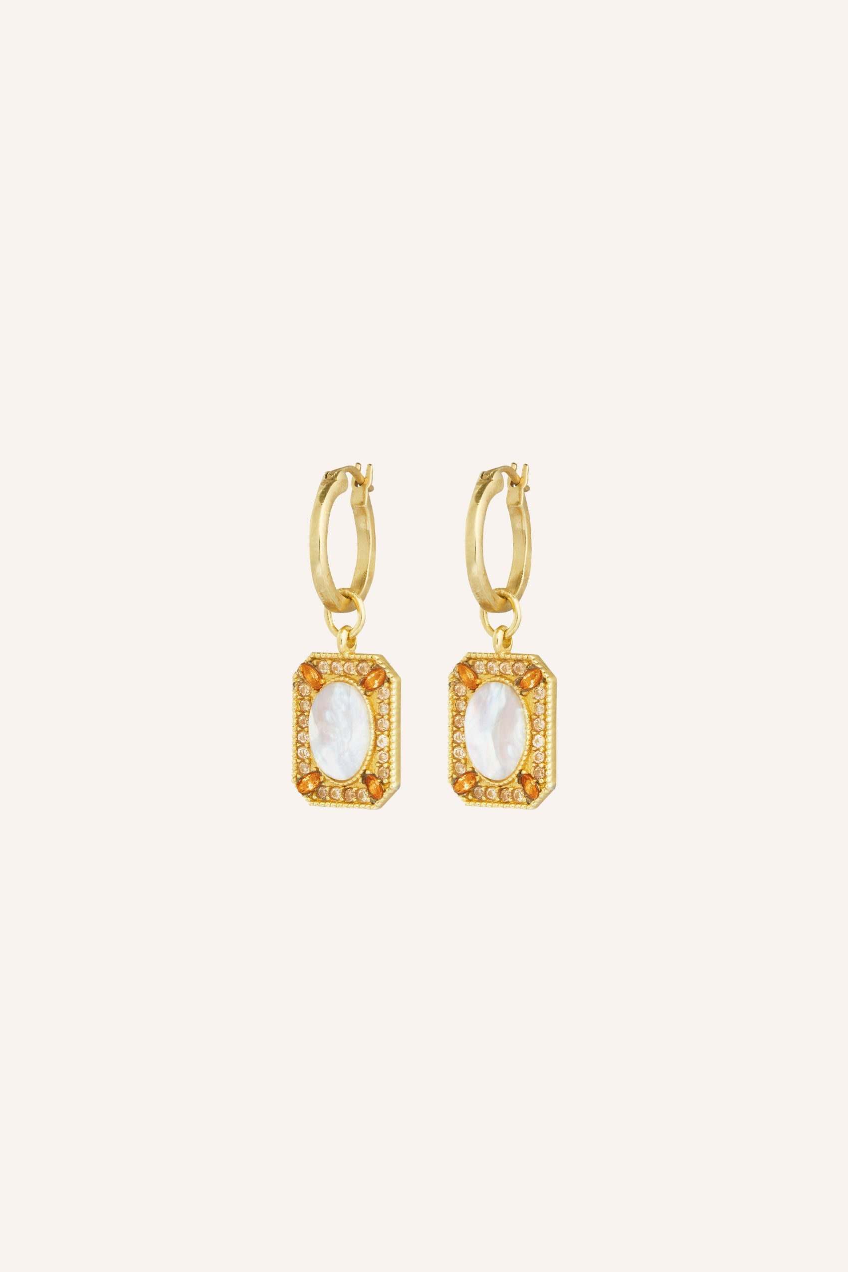 De Fashion Club l Azela Earrings in Pearl